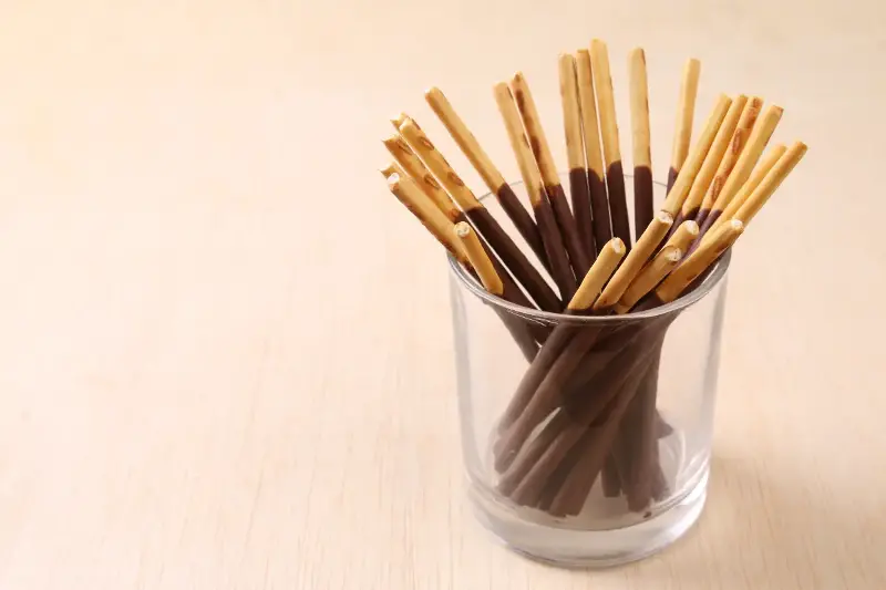 ポッキーがくれる「小さな幸せ」――なぜ私たちはあの細い一本にときめくのか