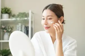 日焼け止めの塗り直しタイミングと適量