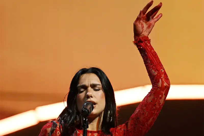 Dua Lipa dba o zdrowie i granice