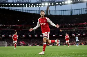 Arsenal Send Early Title Warning With Convincing Win Against Coventry
