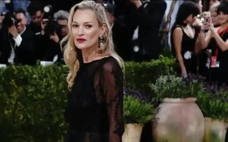 Kate Moss ha iniciado una carrera en el mundo de la floristería