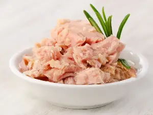 Nearly 333 pounds of tuna recalled over food poisoning risk in 5 states