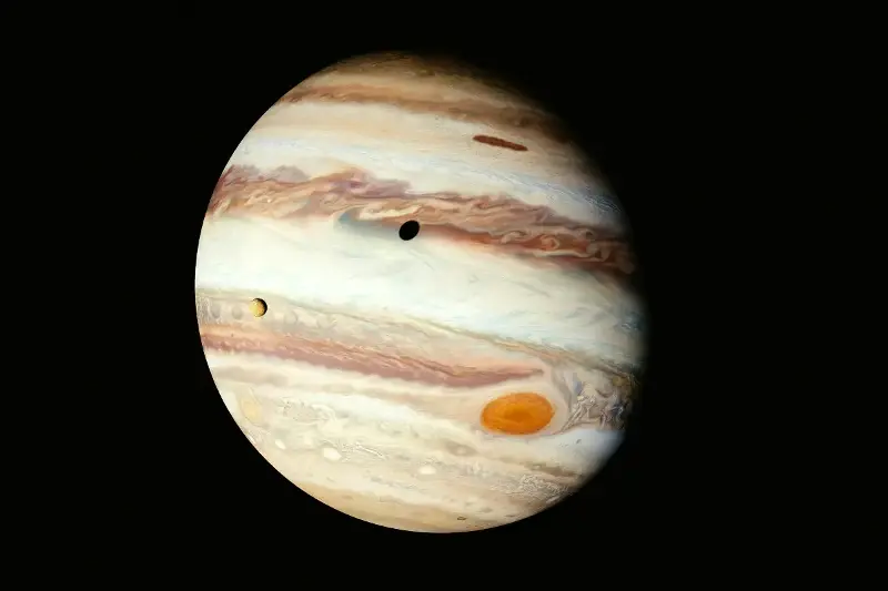 Jupiters Monde im Fernglas