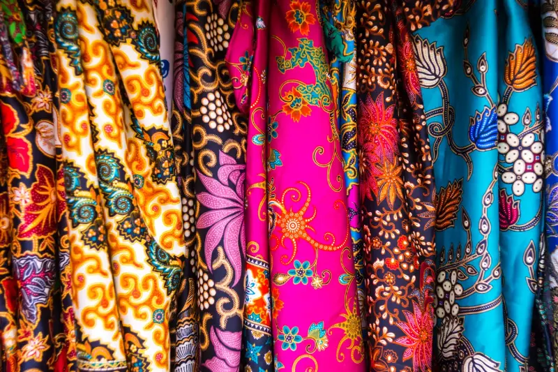 Trend Scarf Multifungsi Di Kalangan Milenial: Cara Bergaya Mudah Yang Sesuai Untuk Semua Orang Di Malaysia