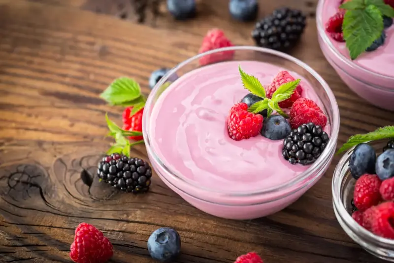 أضرار الزبادي المنكه.. وحيل تجعله أكثر فائدة وصحة