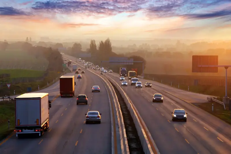 Cinq astuces pour limiter sa consommation de carburant sur autoroute