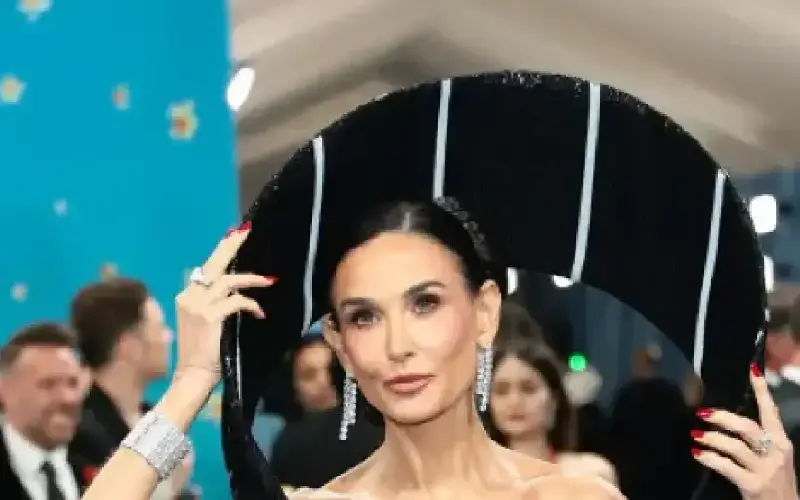 Demi Moore 'cambió por completo' después de una profunda charla con Garry Marshall en el set de Happy Days