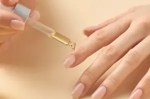أربع نصائح للتخلص من الزوائد الجلدية حول الأظافر بشكل آمن