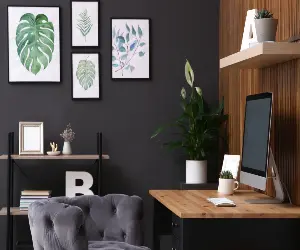 Le home office monte en gamme avec des meubles compacts et très désirables