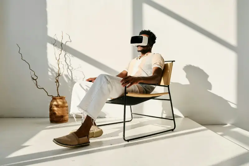 Mixed Reality Breakthroughs: How MR Is Erasing The Line Between Real And Virtual Worlds