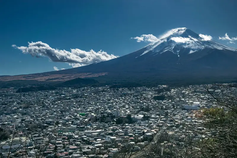 Desafio Inspirador: Conheça a História do Idoso de 102 Anos Que Desafiou a Natureza e Subiu Mount Fuji 💪👴