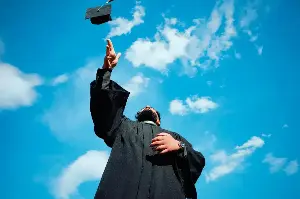 Jump Into Postgraduate Studies Or Start Working? Pros And Cons For Ambitious Graduates