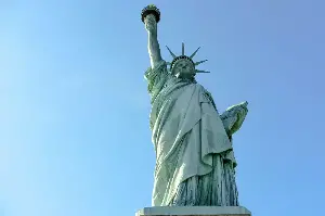 Legends Behind The World’s Greatest Statues 🗽 And The Symbols That Still Move Us 🕊️
