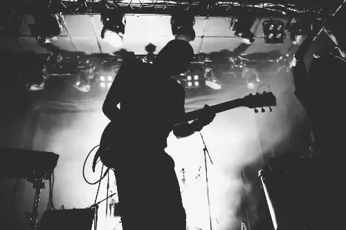 Fenomena Muzik Indie Dunia Menjadi Trend Baru Hiburan Masa Kini: Saksikan bagaimana muzik alternatif, gaya bebas serta kreativiti tinggi artis indie global memberi impak besar kepada generasi moden