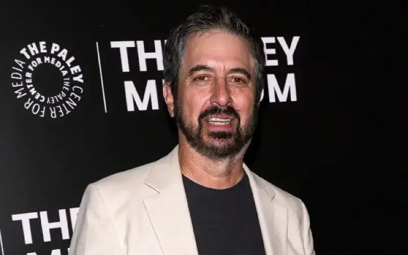 Ray Romano se ha convertido en abuelo