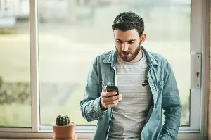 Why Our Brains Can’t Resist “Just One More Video”: The Science Of Scrolling Addiction Explained