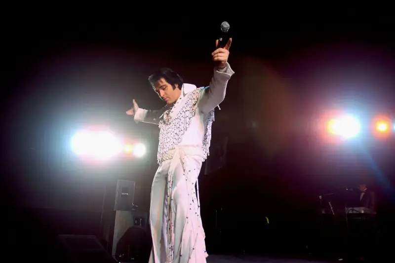 Elvis Presley: Revelando el Mito del Rey del Rock and Roll