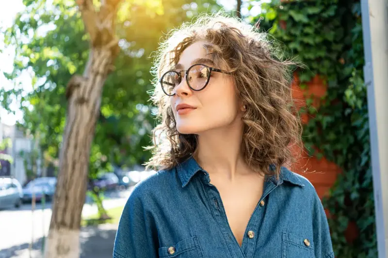 Le retour des lunettes ovales relance les envies de shopping de saison