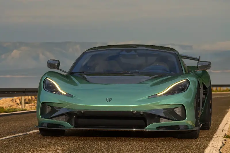 O Futuro da Velocidade: A Cápsula do Tempo dos Carros Elétricos Mais Velozes que Estão Redefinindo o Transporte