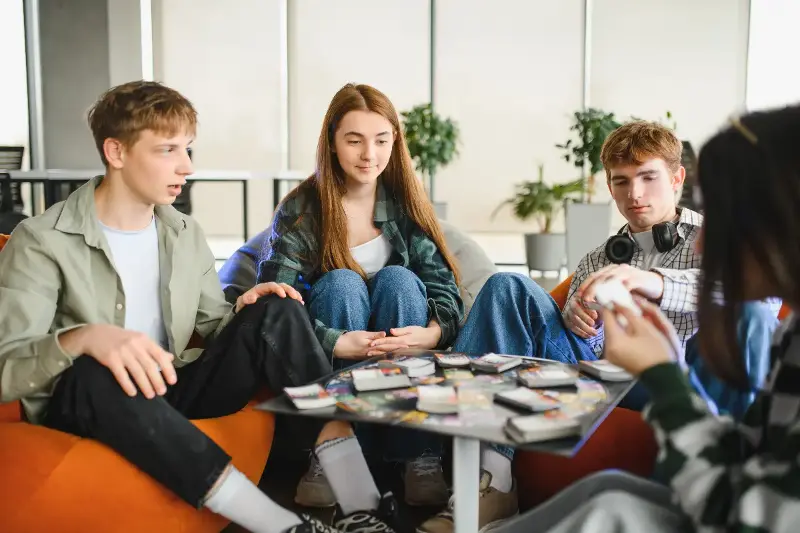 Jet Lag Adolescente: Descubre por qué en Verano Cambian su Reloj Interno