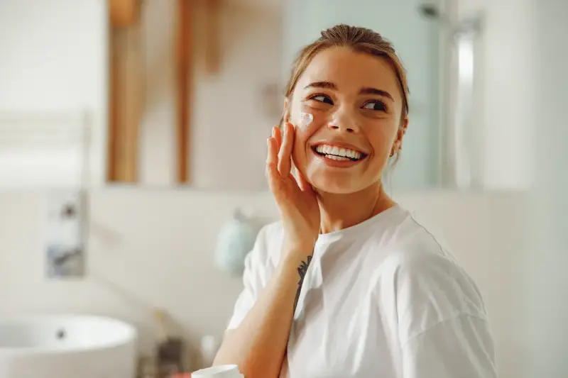 Unlock Your Skincare Potential: Understanding the Crucial Differences Between Your Morning and Evening Beauty Routines