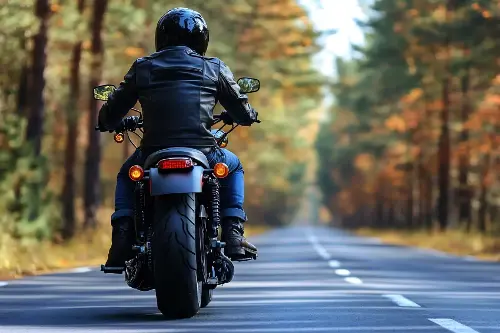 Panduan Keselamatan Menunggang Motor Untuk Penunggang Malaysia: Langkah penting elak risiko kemalangan jalan raya
