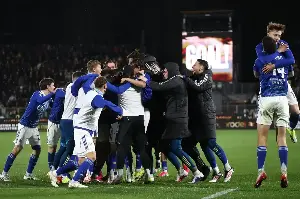 Red Card Agony 🟥 Leaves Roma Reeling As Como Seize A Pulsating Comeback Victory 