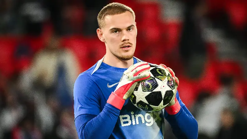 El Chelsea confirma la salida de Filip Jorgensen: el portero se incorpora al RC Strasbourg cedido por una temporada