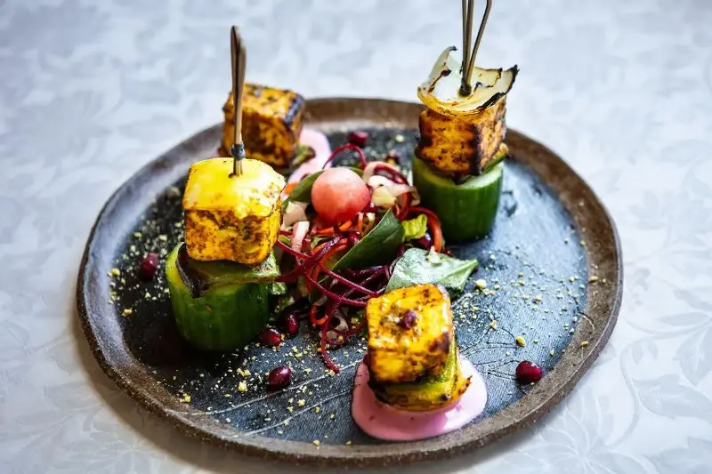 Tandoori paneer and fresh fig skewers recipe.