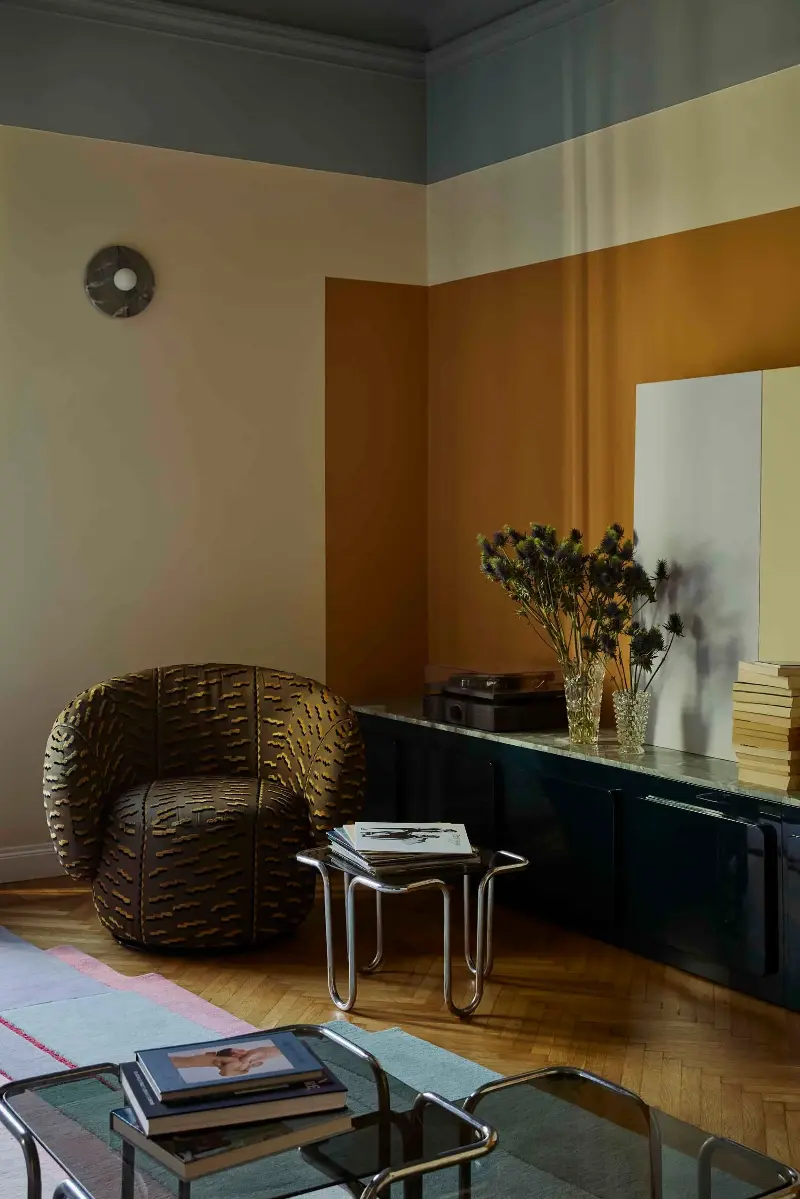 A complementary duo like blue and orange is a great introduction to experimenting with exciting paint techniques, like color blocking. (Image credit: Atelier Zero)