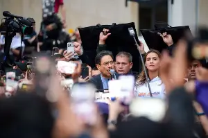 Cepeda rompe con la Constituyente de Petro para seducir al centro y frenar a De la Espriella