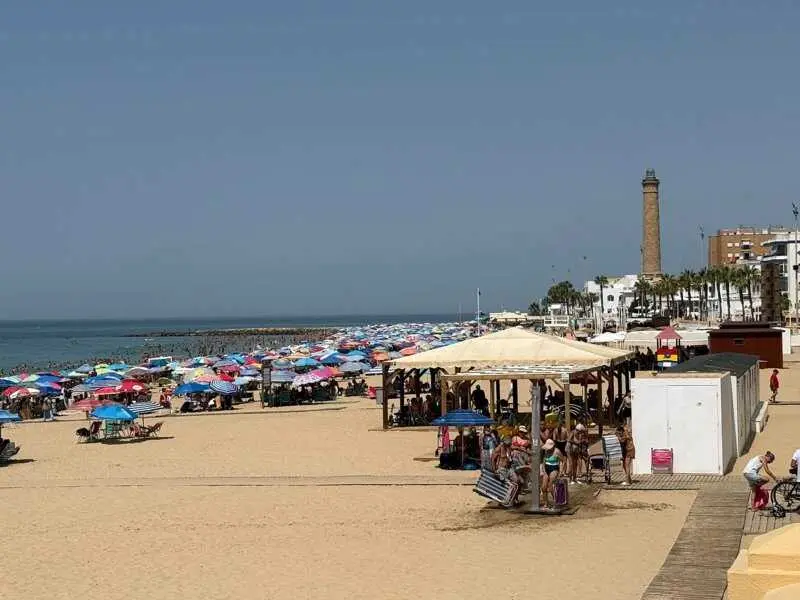 Más de 8.000 andaluces fueron en bus a la playa con el Programa Estival de Transporte al Litoral