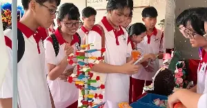 A school in Ho Chi Minh City will discontinue its fee-based partnership program.