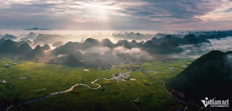Landscapes of the three regions of the country as seen from above.