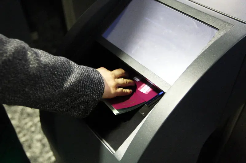 Access to e-gates at UK airports was expanded to include younger children (PA)