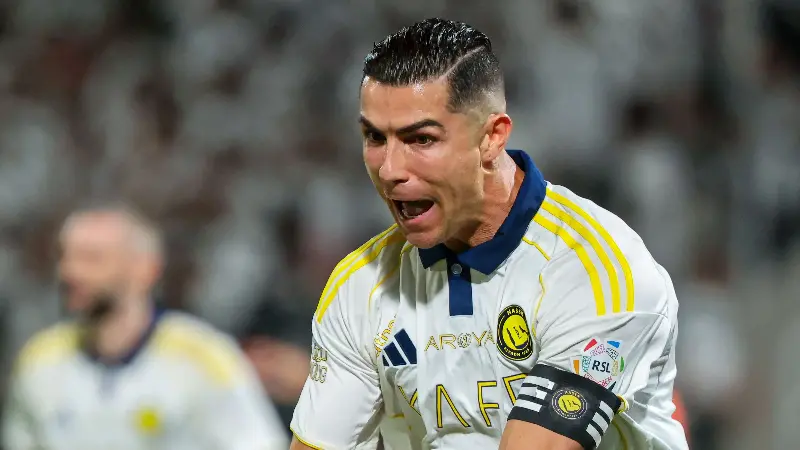 ¡Cristiano Ronaldo por fin vuelve a ganar un título! El Al-Nassr es campeón de la Liga Profesional de Arabia Saudí tras vencer al Damac, con un doblete de CR7