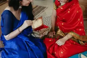 10 Best lightweight sarees that are easy to drape and comfortable to wear all day
