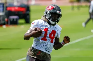 Healthy Chris Godwin takes on bigger role for Bucs on, off the field