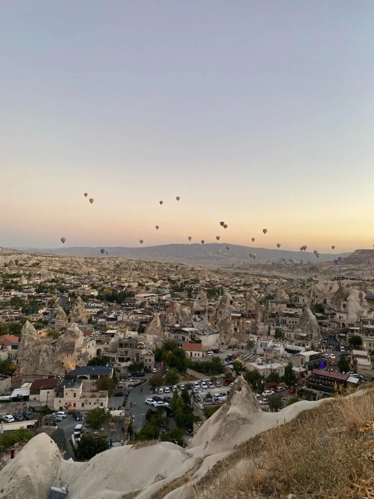Experience hot air balloon viewing in Cappadocia, Türkiye.