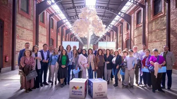 Los 15 alumnos del programa de Empleo y Formación de la Junta en Cádiz reciben el certificado profesional