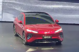 BYD unveils new Seal 08 electric sedan, capable of traveling 400 km on just 5 minutes of charging.