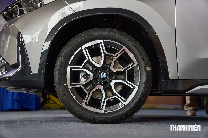 What makes BMW's cheapest SUV attractive to Vietnamese customers? - Photo 4.