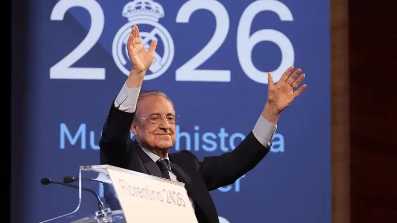 أعلن بيريز عن التعاقد مع مورينيو وكوناتي ودومفريس