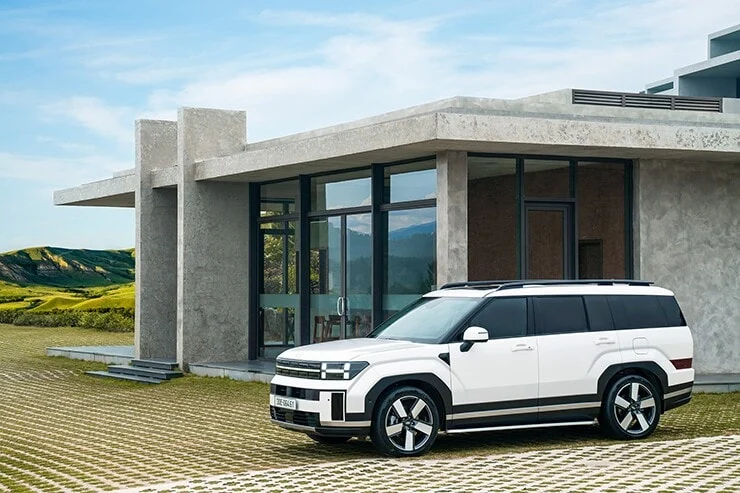 The 2026 Hyundai Santa Fe boasts a boxy, imposing, and modern exterior.