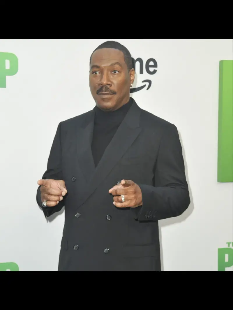 Eddie Murphy ha dado la bienvenida a su primer nieto declarando: 'Están lloviendo bendiciones'