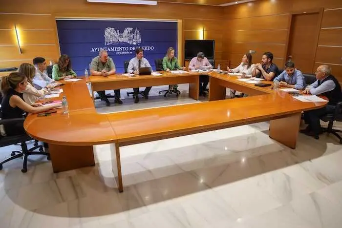 La Junta de Gobierno de El Ejido adjudica el proyecto de mejora de las plazas Popares, Virgen del Pilar, Legión de España y Celia Viñas