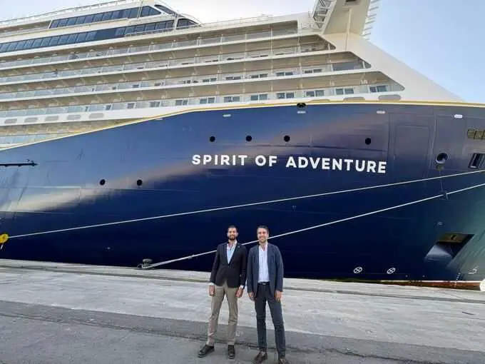 El crucero 'Spirit of adventure' escala por primera vez en Almería con casi mil pasajeros
