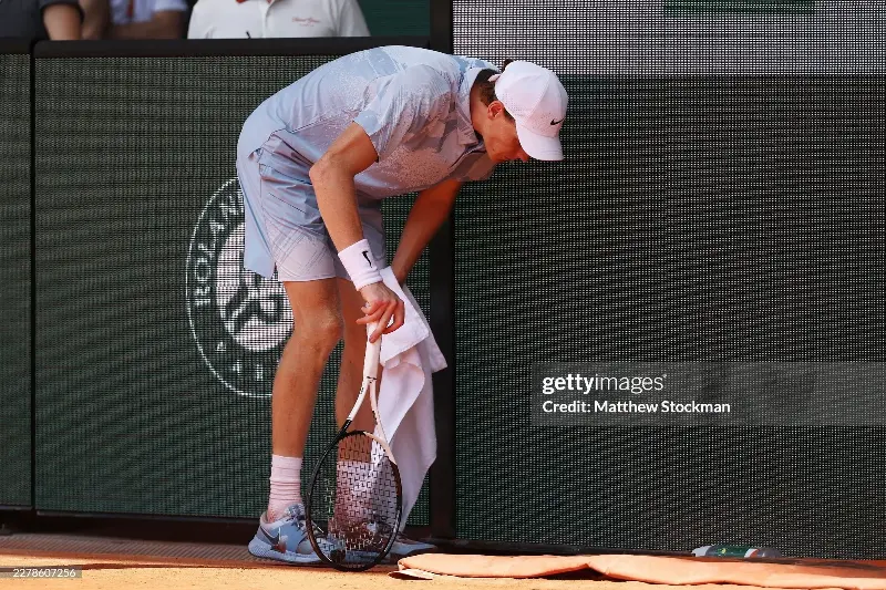 Sinner experienced dry heaving during the match.