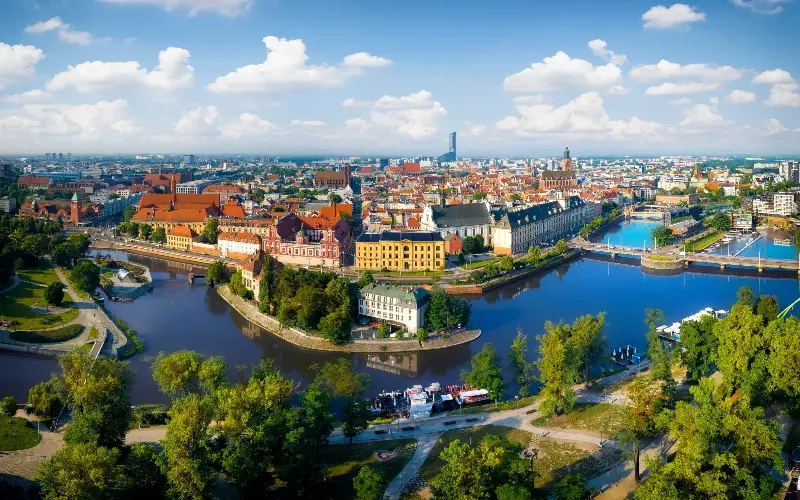 Follow the gnomes and the bridges over the Oder while exploring Wrocław - iStock/ewg3D/Holidays in Poland - historic town of WrocÅaw on the Oder River