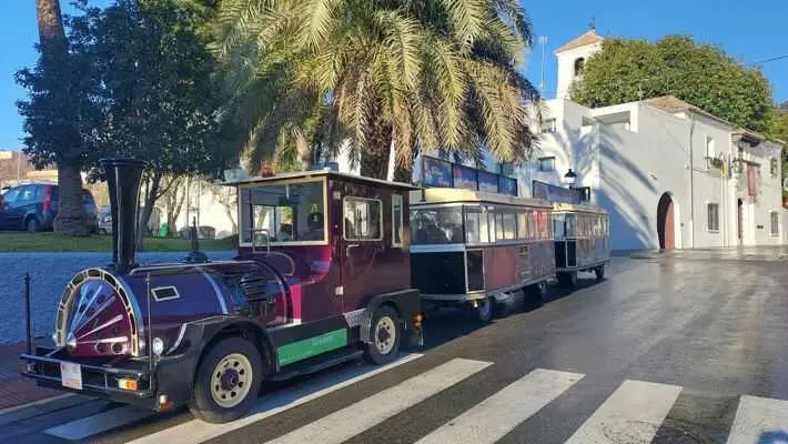 El barrio de Pino Montano tendrá un tren turístico durante la Navidad de este año